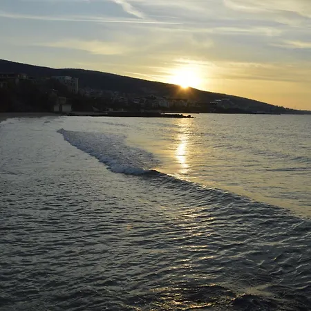 джули 1 Sveti Vlas